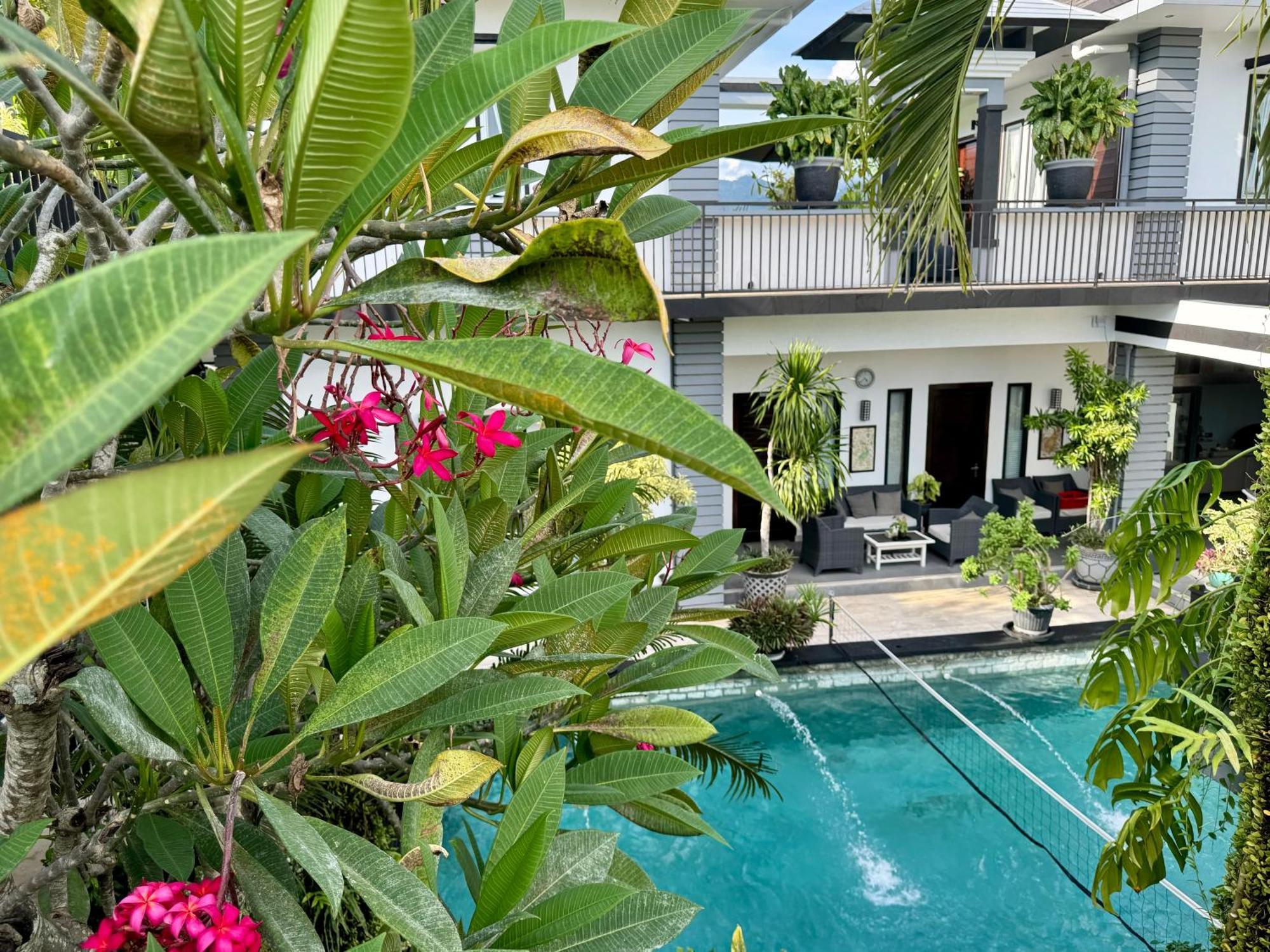 סנגיגי Villa Rumah Putih Abu Abu מראה חיצוני תמונה